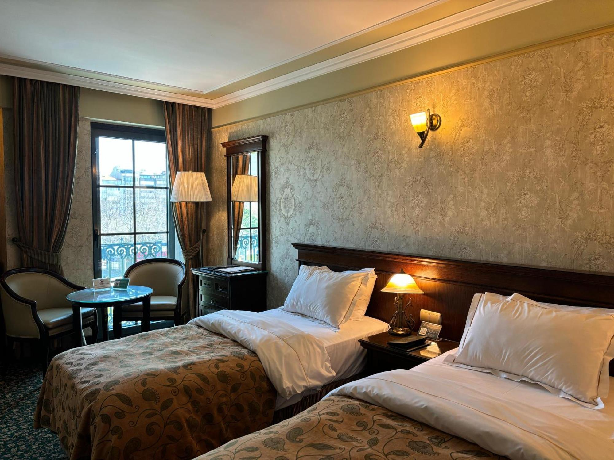 Germir Palas Hotel - Special Class Istanboel Buitenkant foto