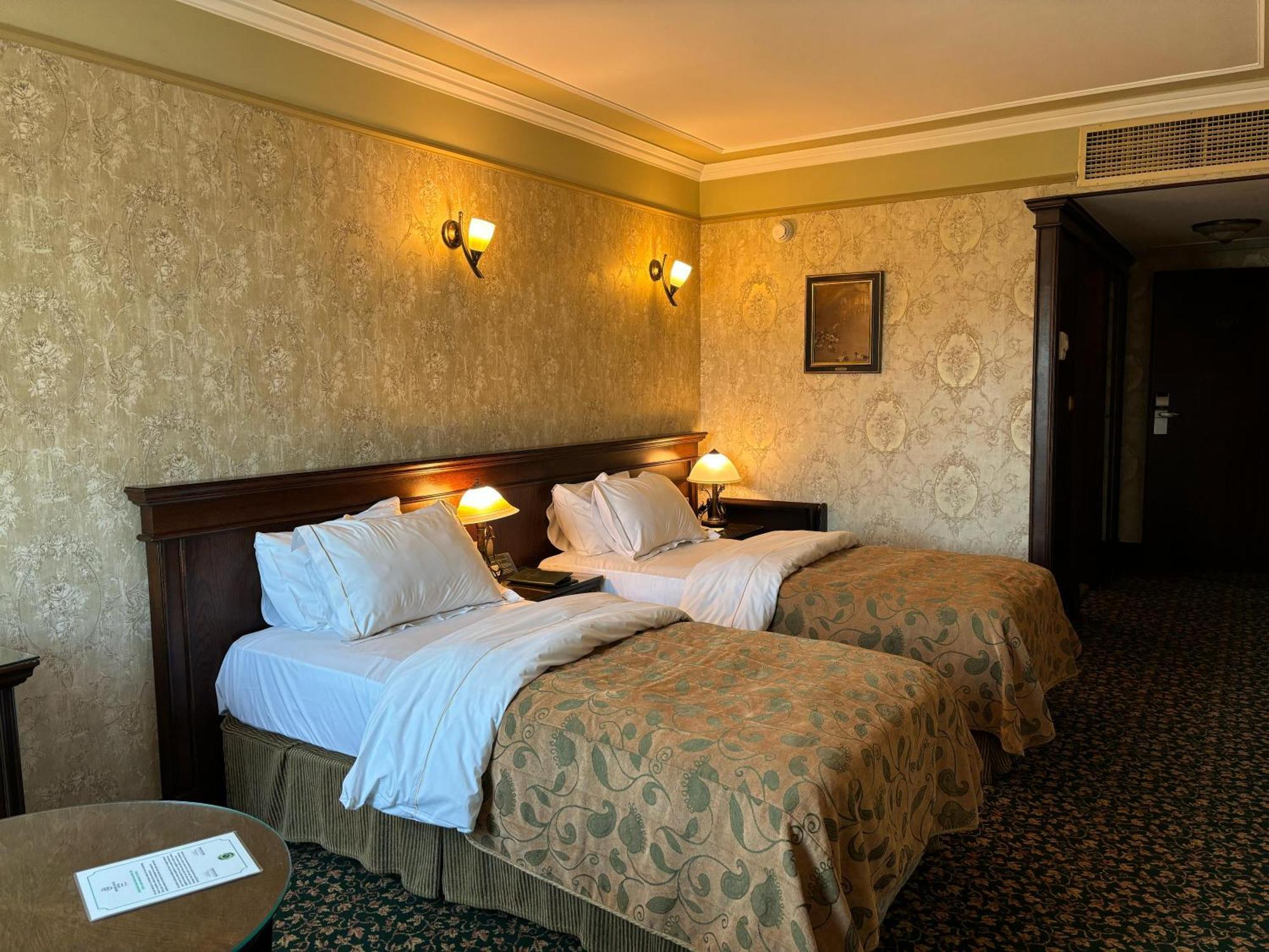 Germir Palas Hotel - Special Class Istanboel Buitenkant foto