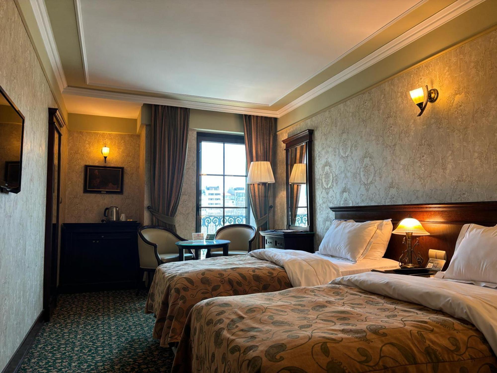 Germir Palas Hotel - Special Class Istanboel Buitenkant foto