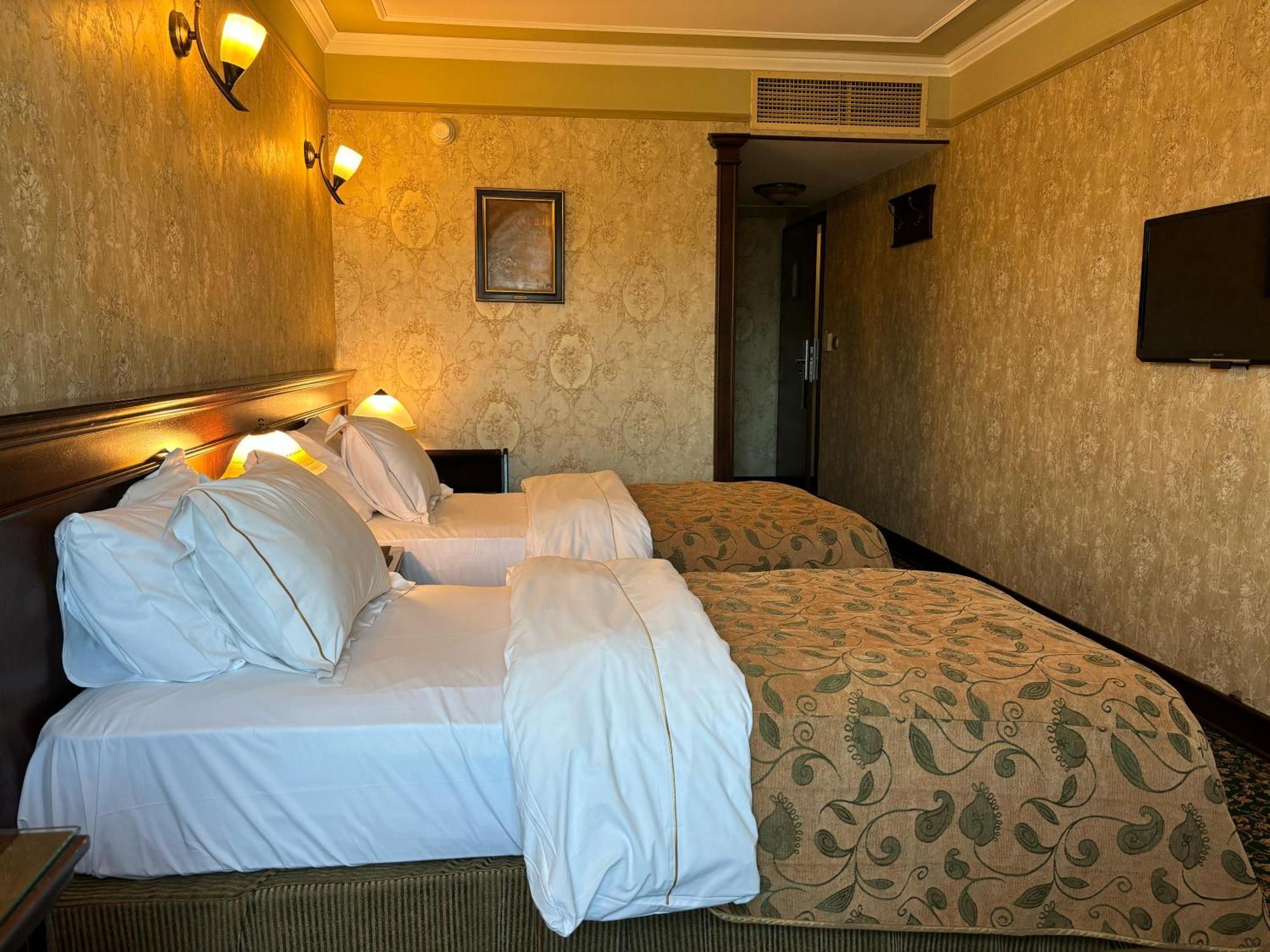 Germir Palas Hotel - Special Class Istanboel Buitenkant foto
