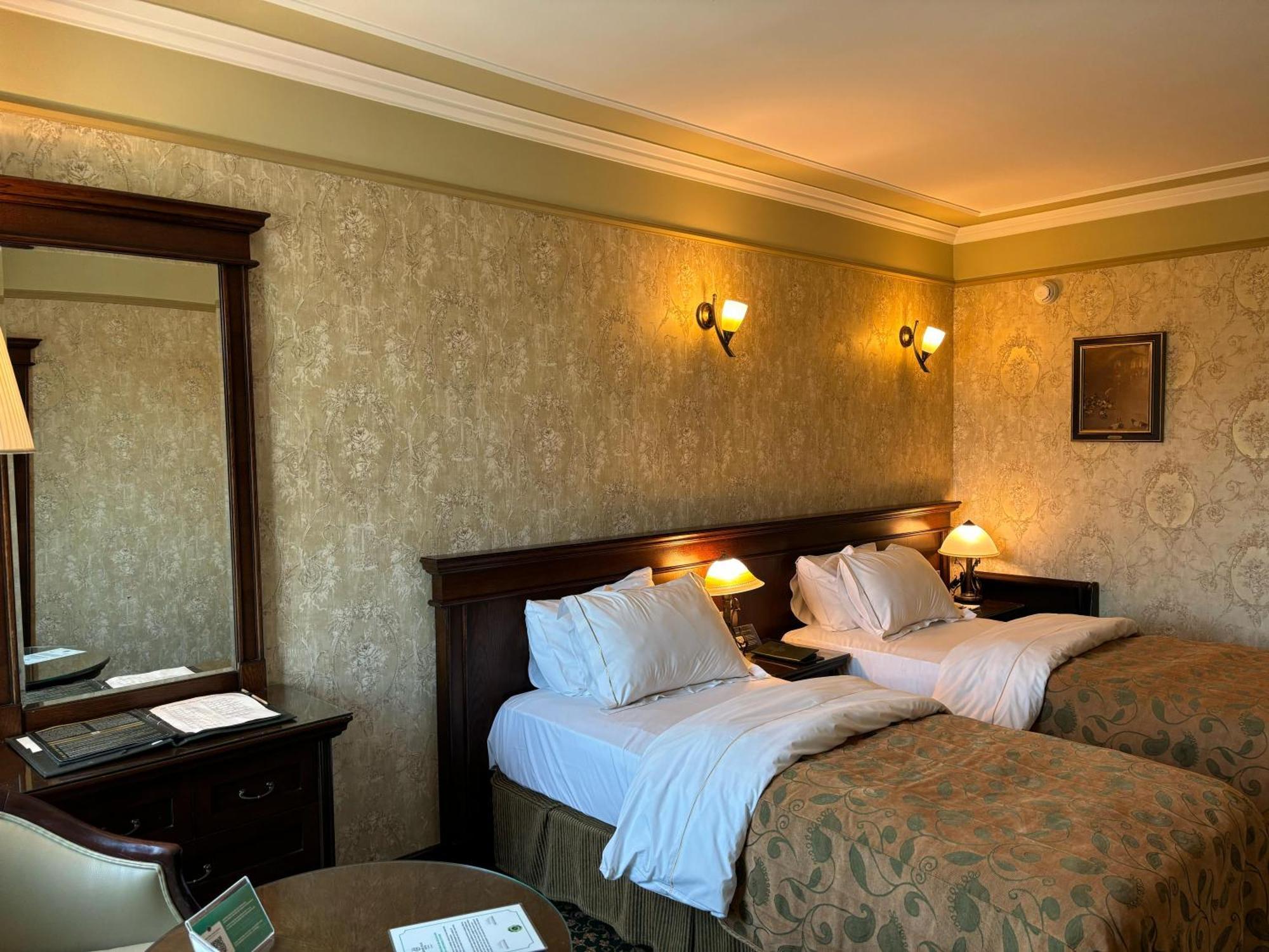 Germir Palas Hotel - Special Class Istanboel Buitenkant foto
