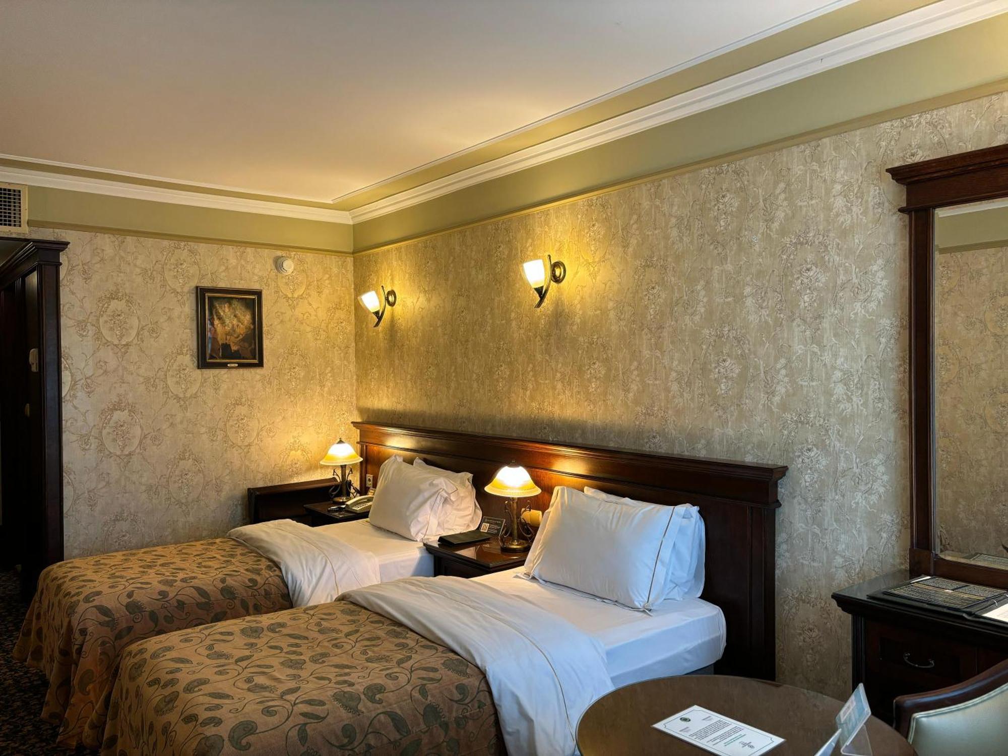 Germir Palas Hotel - Special Class Istanboel Buitenkant foto