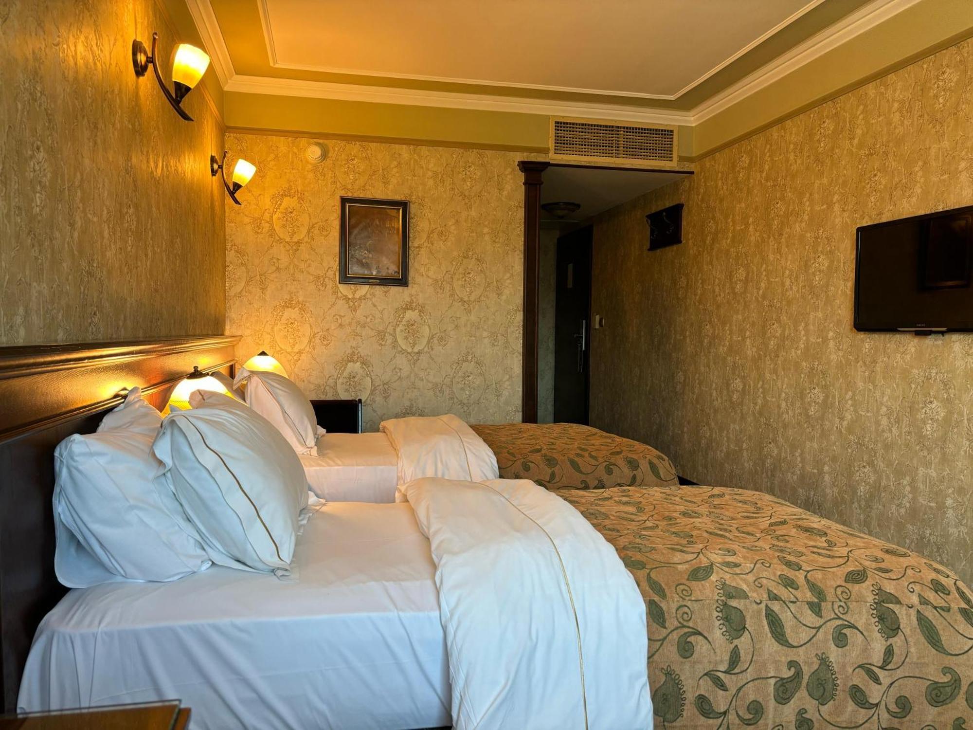 Germir Palas Hotel - Special Class Istanboel Buitenkant foto