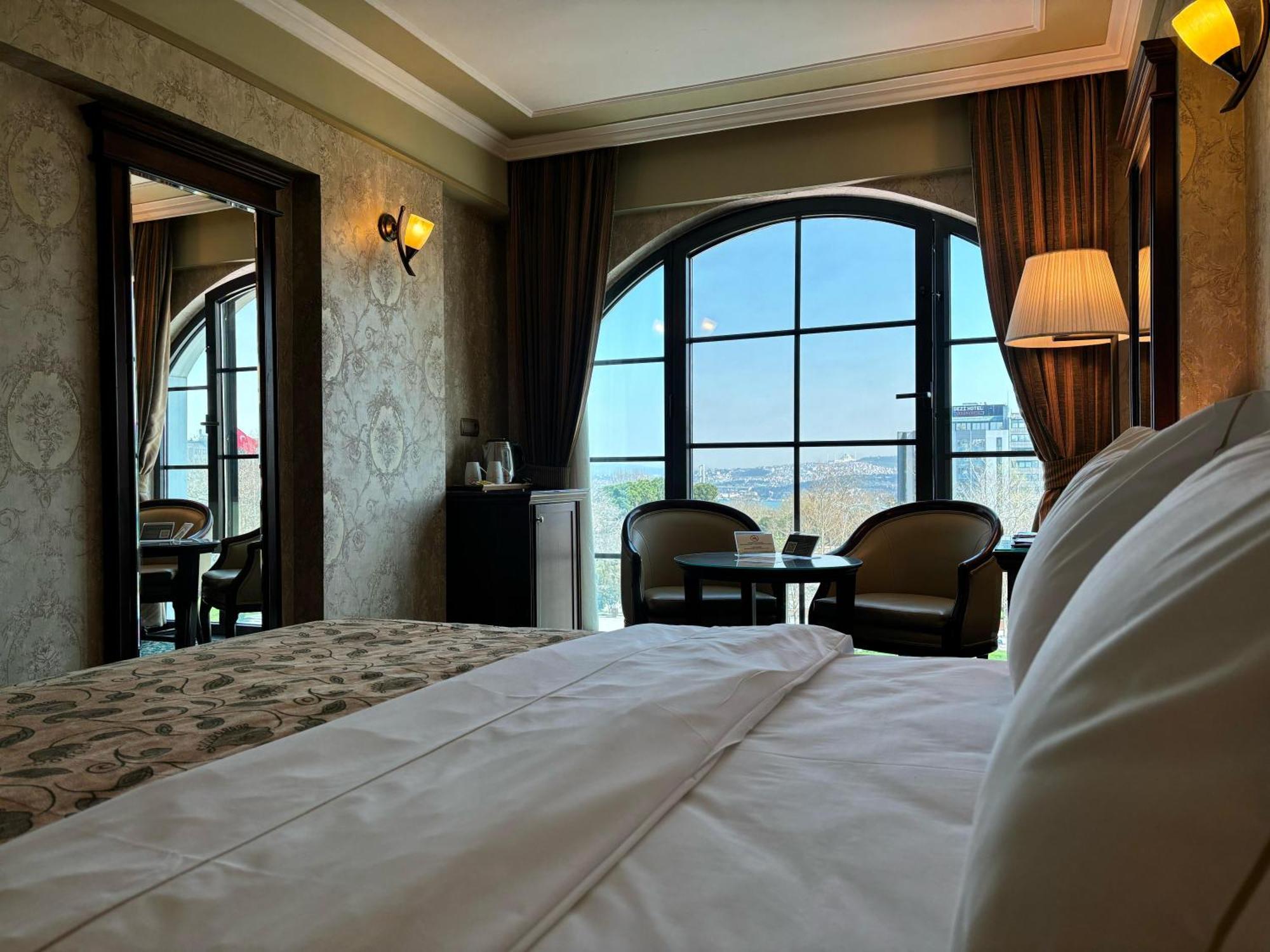 Germir Palas Hotel - Special Class Istanboel Buitenkant foto