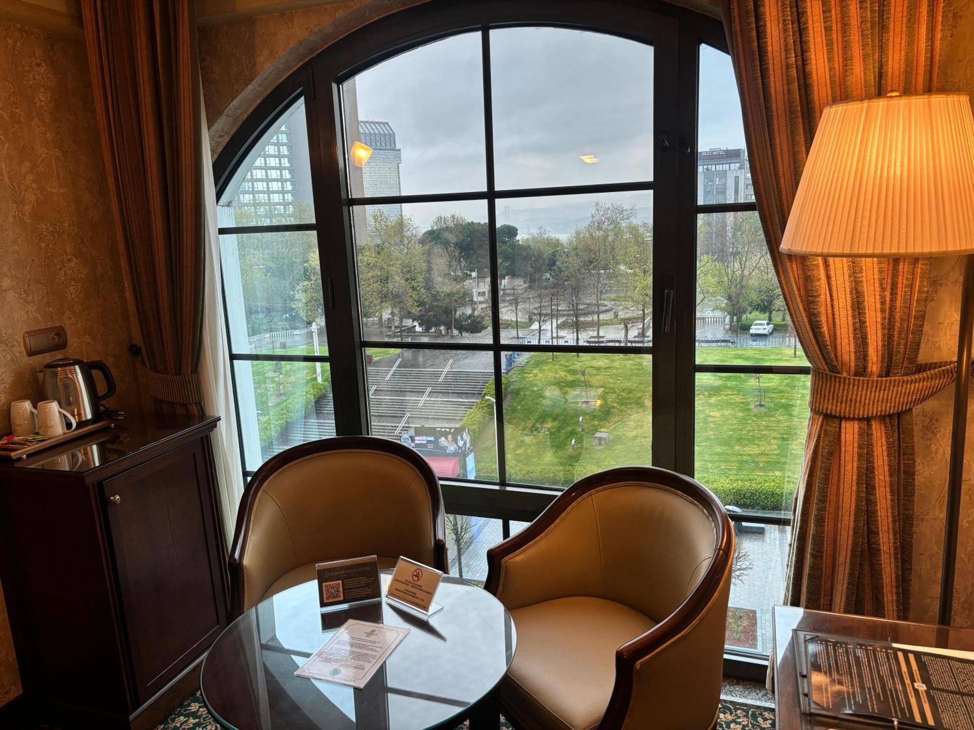 Germir Palas Hotel - Special Class Istanboel Buitenkant foto