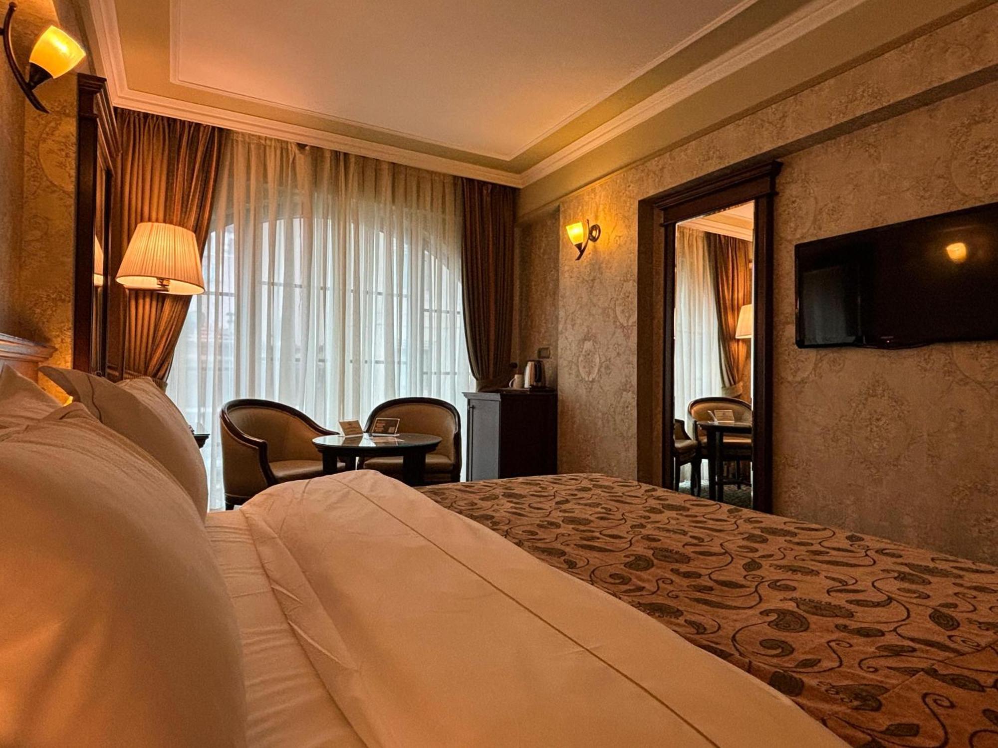 Germir Palas Hotel - Special Class Istanboel Buitenkant foto