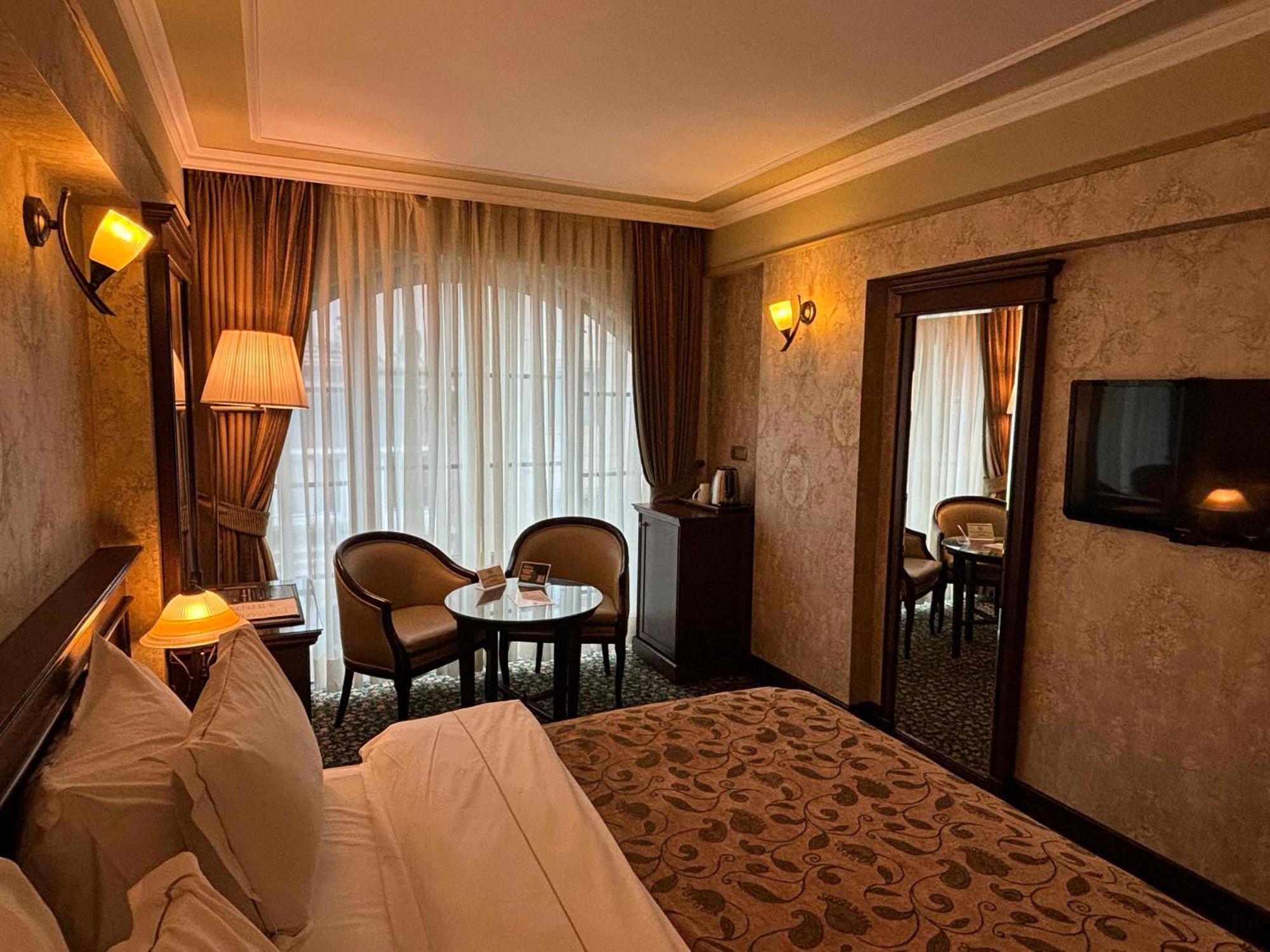 Germir Palas Hotel - Special Class Istanboel Buitenkant foto