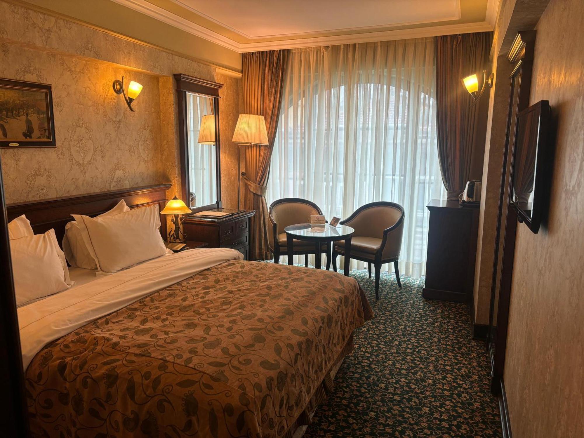 Germir Palas Hotel - Special Class Istanboel Buitenkant foto