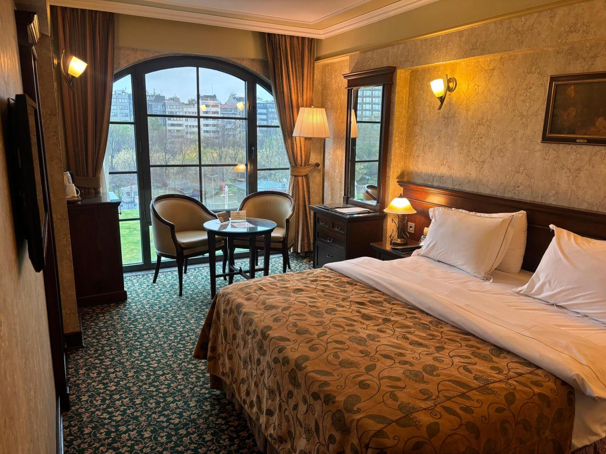 Germir Palas Hotel - Special Class Istanboel Buitenkant foto