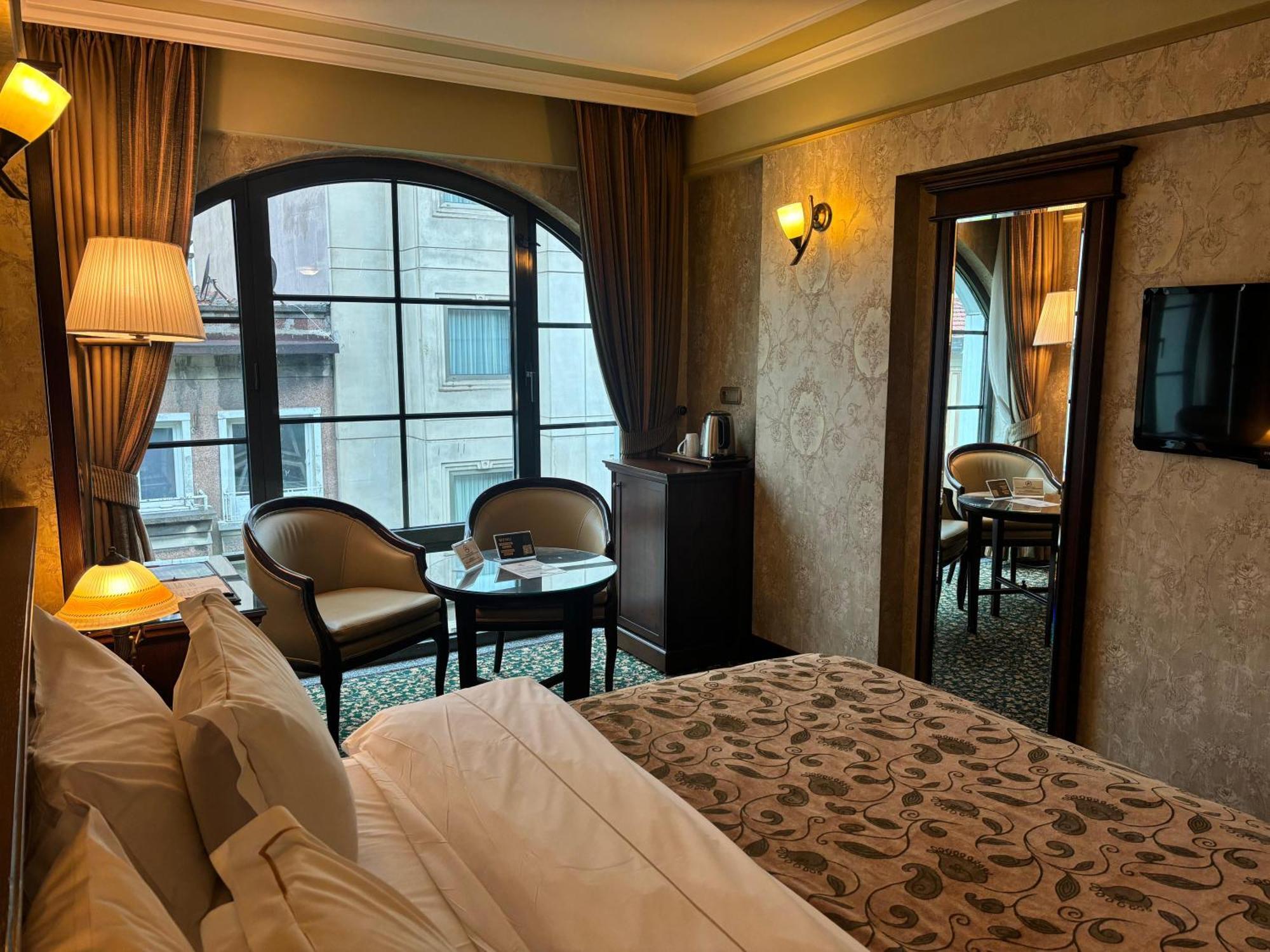 Germir Palas Hotel - Special Class Istanboel Buitenkant foto