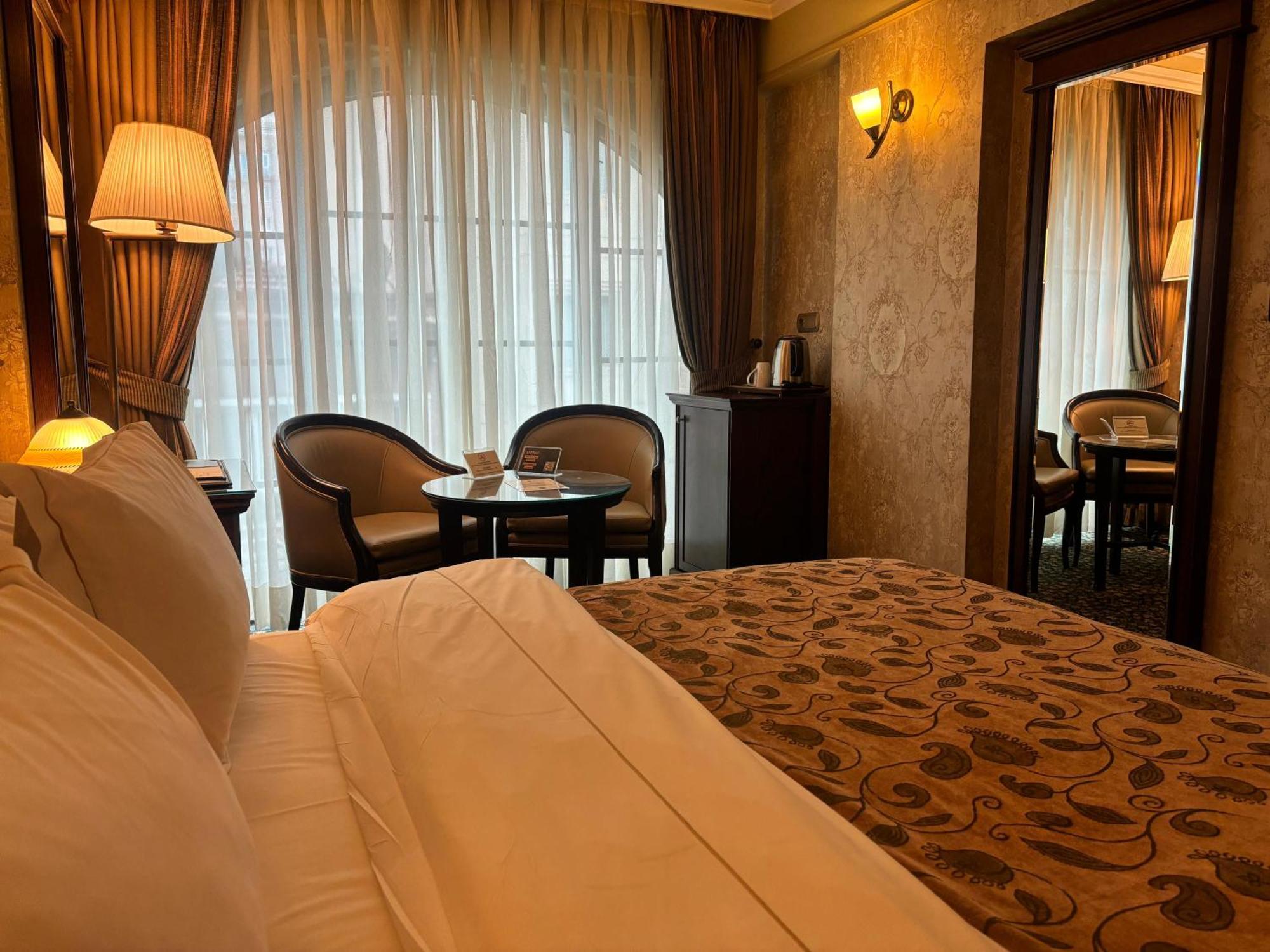 Germir Palas Hotel - Special Class Istanboel Buitenkant foto