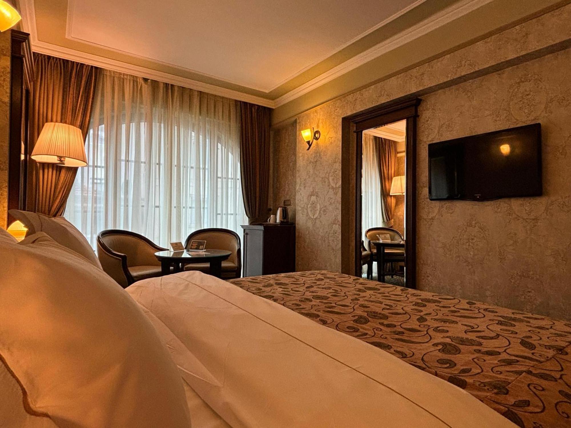 Germir Palas Hotel - Special Class Istanboel Buitenkant foto