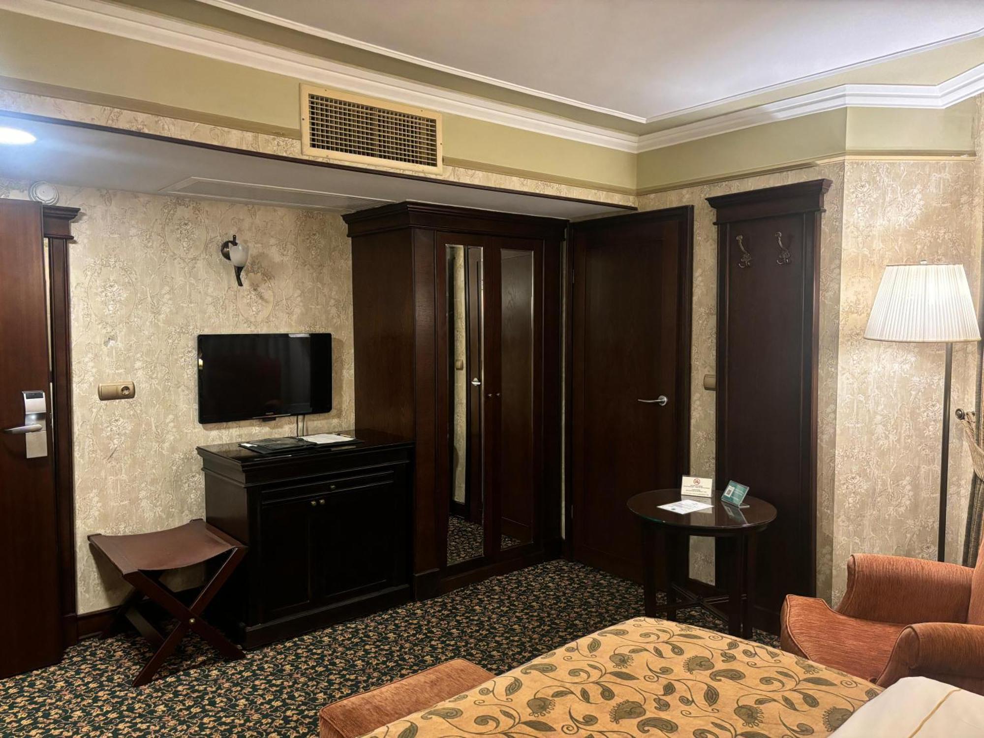 Germir Palas Hotel - Special Class Istanboel Buitenkant foto