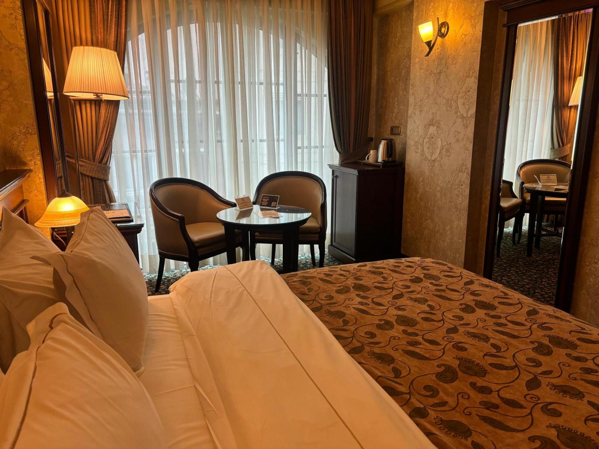 Germir Palas Hotel - Special Class Istanboel Buitenkant foto